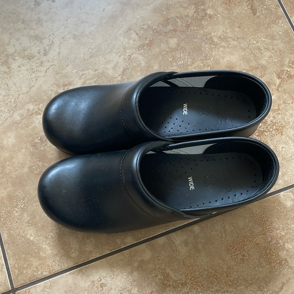 Black dansko